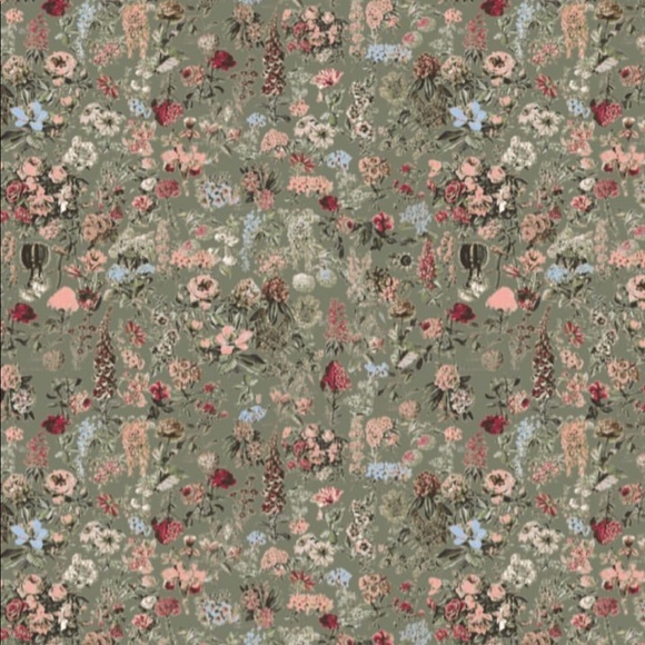 W E L C O M E T O M Y C L O S E T - Picture 1 of 1